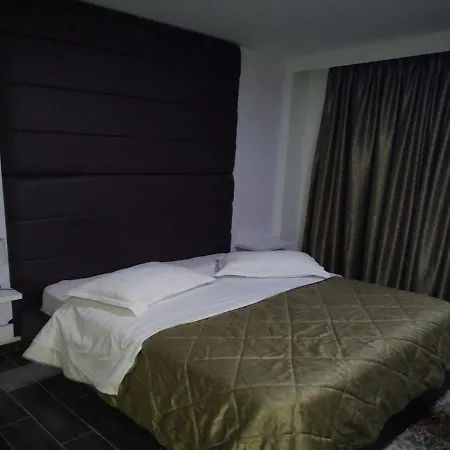Ascua Hotel 3*
