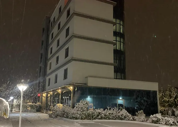 Ascua Hotel Vasqarr